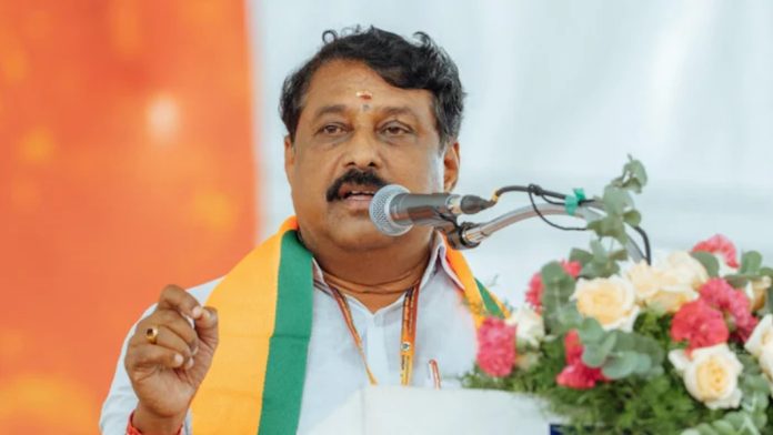 തമിഴ്നാട് ബിജെപി അധ്യക്ഷനായി നൈനാർ നാഗേന്ദ്രനെ തെരഞ്ഞെടുത്തു തമിഴ്നാട് ബിജെപി അധ്യക്ഷനായി നൈനാർ നാഗേന്ദ്രനെ തെരഞ്ഞെടുത്തു