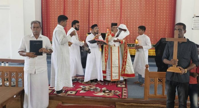 നിരണം സെൻ്റ് തോമസ് ബിലീവേഴ്സ് ഈസ്റ്റേൺ ചർച്ച് ദൈവാലയത്തിൽ യേശുക്രിസ്തുവിന്റെ പീഡാനുഭവങ്ങളുടെ സ്മരണ പുതുക്കി നിരണം സെൻ്റ് തോമസ് ബിലീവേഴ്സ് ഈസ്റ്റേൺ ചർച്ച് ദൈവാലയത്തിൽ യേശുക്രിസ്തുവിന്റെ പീഡാനുഭവങ്ങളുടെ സ്മരണ പുതുക്കി