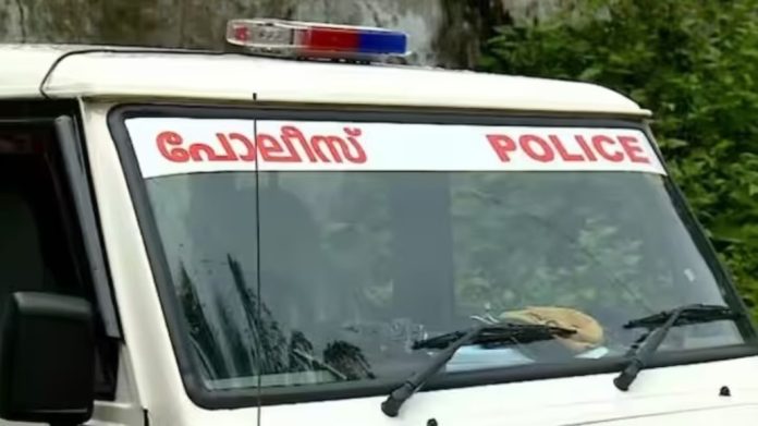 ബാങ്കിലെ പണയ സ്വർണവുമായി ജീവനക്കാരൻ മുങ്ങിയെന്ന് പരാതി ബാങ്കിലെ പണയ സ്വർണവുമായി ജീവനക്കാരൻ മുങ്ങിയെന്ന് പരാതി
