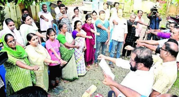 സി.പി.എം നേതൃത്വത്തിൽ മൂവായിരം കേന്ദ്രങ്ങളിൽ ലഹരിവിരുദ്ധ പ്രതിജ്ഞയെടുത്തു സി.പി.എം നേതൃത്വത്തിൽ മൂവായിരം കേന്ദ്രങ്ങളിൽ ലഹരിവിരുദ്ധ പ്രതിജ്ഞയെടുത്തു