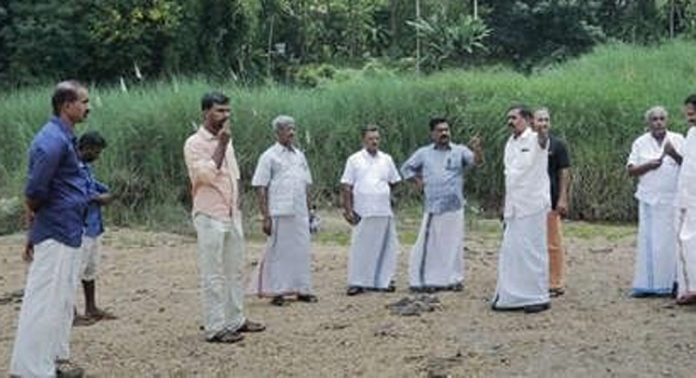 പമ്പാനദിയിലെ മണൽപ്പുറ്റ് നീക്കുന്നതുമായി ബന്ധപ്പെട്ട് ജലവിഭവവകുപ്പ് ഉദ്യോഗസ്ഥർ സ്ഥലം സന്ദര്ശിച്ചു പമ്പാനദിയിലെ മണൽപ്പുറ്റ് നീക്കുന്നതുമായി ബന്ധപ്പെട്ട് ജലവിഭവവകുപ്പ് ഉദ്യോഗസ്ഥർ സ്ഥലം സന്ദര്ശിച്ചു
