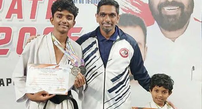 ഓപ്പൺ കരാട്ടെ ചാമ്പ്യൻഷിപ്പ് ; മെഡലുകൾ നേടി പമ്പാവാലിയുടെ അഭിമാന താരങ്ങളായി ആവണിയും ജോയലും ഓപ്പൺ കരാട്ടെ ചാമ്പ്യൻഷിപ്പ് ; മെഡലുകൾ നേടി പമ്പാവാലിയുടെ അഭിമാന താരങ്ങളായി ആവണിയും ജോയലും