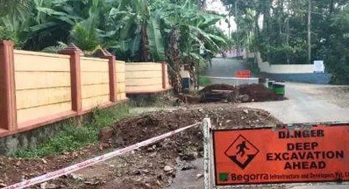 മന്ദമരുതി- വെച്ചൂച്ചിറ റോഡിൽ വെള്ളക്കെട്ട് ഒഴിവാക്കാൻ കലുങ്ക് നിർമ്മാണം തുടങ്ങി മന്ദമരുതി- വെച്ചൂച്ചിറ റോഡിൽ വെള്ളക്കെട്ട് ഒഴിവാക്കാൻ കലുങ്ക് നിർമ്മാണം തുടങ്ങി