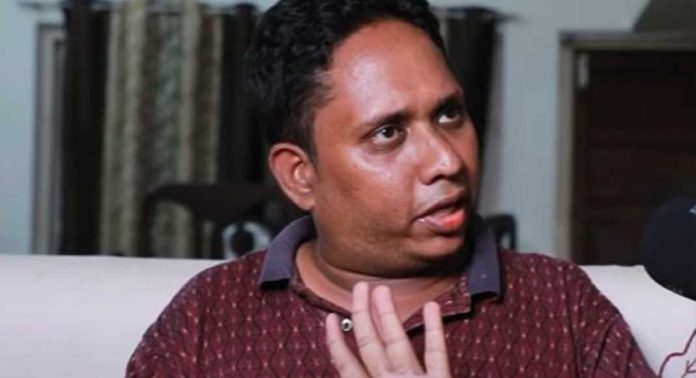 സമൂഹമാധ്യമങ്ങളിലൂടെ നടിമാര്ക്കെതിരെ അശ്ലീല പരാമര്ശം നടത്തിയ സന്തോഷ് വര്ക്കി (ആറാട്ടണ്ണന്)ക്കെതിരെ കൂടുതല് പരാതികള് സമൂഹമാധ്യമങ്ങളിലൂടെ നടിമാര്ക്കെതിരെ അശ്ലീല പരാമര്ശം നടത്തിയ സന്തോഷ് വര്ക്കി (ആറാട്ടണ്ണന്)ക്കെതിരെ കൂടുതല് പരാതികള്