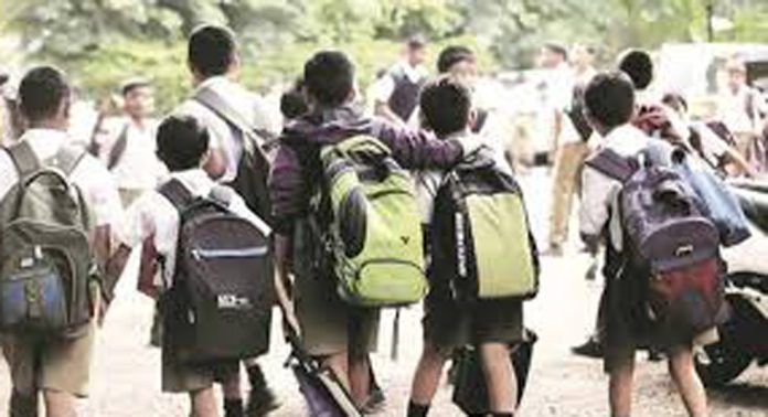 സംസ്ഥാനത്തെ സ്കൂളുകൾ ജൂൺ രണ്ടിന് തുറക്കുമെന്ന് വിദ്യാഭ്യാസവകുപ്പ് മന്ത്രി വി.ശിവൻകുട്ടി സംസ്ഥാനത്തെ സ്കൂളുകൾ ജൂൺ രണ്ടിന് തുറക്കുമെന്ന് വിദ്യാഭ്യാസവകുപ്പ് മന്ത്രി വി.ശിവൻകുട്ടി