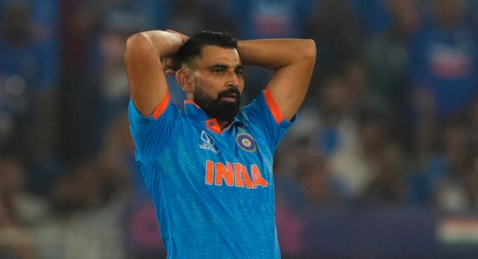 മുഹമ്മദ് ഷമിയുടെ ബന്ധുക്കള്ക്കെതിരേ പണം തട്ടിച്ചുവെന്ന ആരോപണത്തിൽ അന്വേഷണം മുഹമ്മദ് ഷമിയുടെ ബന്ധുക്കള്ക്കെതിരേ പണം തട്ടിച്ചുവെന്ന ആരോപണത്തിൽ അന്വേഷണം