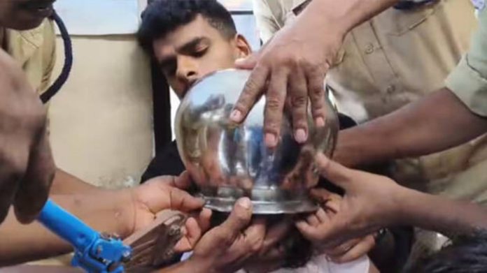 തലയിൽ കലം കുടുങ്ങിയ രണ്ടു വയസ്സുകാരിക്ക് അഗ്നിരക്ഷാസേന രക്ഷകരായി തലയിൽ കലം കുടുങ്ങിയ രണ്ടു വയസ്സുകാരിക്ക് അഗ്നിരക്ഷാസേന രക്ഷകരായി