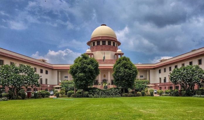 സര്ക്കാരിന്റെയും പാര്ലമെന്റിന്റെയും അധികാരത്തില് കൈകടത്തുന്നുവെന്ന ആരോപണം പരാമര്ശിച്ച് സുപ്രീംകോടതി സര്ക്കാരിന്റെയും പാര്ലമെന്റിന്റെയും അധികാരത്തില് കൈകടത്തുന്നുവെന്ന ആരോപണം പരാമര്ശിച്ച് സുപ്രീംകോടതി