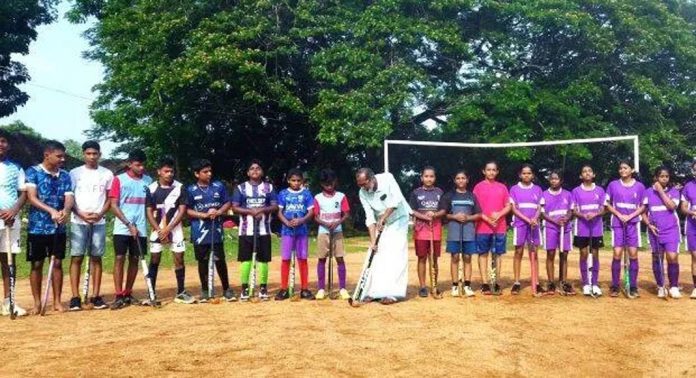 തടിയൂർ എൻ.എസ്.എസ് ഹയർ സെക്കൻഡറി സ്കൂൾ ഗ്രൗണ്ടിൽ അവധിക്കാല ഹോക്കി പരിശീലന ക്യാമ്പിന് തുടക്കമായി തടിയൂർ എൻ.എസ്.എസ് ഹയർ സെക്കൻഡറി സ്കൂൾ ഗ്രൗണ്ടിൽ അവധിക്കാല ഹോക്കി പരിശീലന ക്യാമ്പിന് തുടക്കമായി