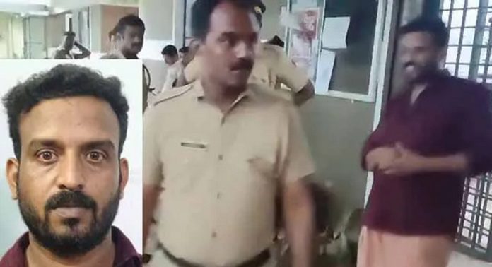 മാടപ്പള്ളിക്കാവ് ക്ഷേത്രത്തിലെ ഗാനമേളയ്ക്കിടെ തര്ക്കം, സ്ത്രീയും കുട്ടിയും അടങ്ങുന്ന കുടുംബത്തെ മര്ദ്ദിച്ചു : പ്രതികളില് ഒരാള് പിടിയില് മാടപ്പള്ളിക്കാവ് ക്ഷേത്രത്തിലെ ഗാനമേളയ്ക്കിടെ തര്ക്കം, സ്ത്രീയും കുട്ടിയും അടങ്ങുന്ന കുടുംബത്തെ മര്ദ്ദിച്ചു : പ്രതികളില് ഒരാള് പിടിയില്