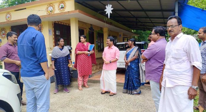 കൊറ്റനാട് പ്രാഥമിക ആരോഗ്യ കേന്ദ്രത്തിനായി പുതിയ കെട്ടിട നിർമ്മാണം ഉടൻ ആരംഭിക്കുമെന്ന് അഡ്വ. പ്രമോദ് നാരായൺ എംഎൽഎ കൊറ്റനാട് പ്രാഥമിക ആരോഗ്യ കേന്ദ്രത്തിനായി പുതിയ കെട്ടിട നിർമ്മാണം ഉടൻ ആരംഭിക്കുമെന്ന് അഡ്വ. പ്രമോദ് നാരായൺ എംഎൽഎ
