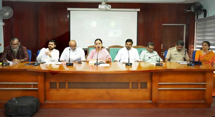 മുഖ്യമന്ത്രിയുടെ ജില്ലാതല യോഗം : മന്ത്രി വീണാ ജോര്ജിന്റെ നേൃത്വത്തില് ആലോചനാ യോഗം ചേര്ന്നു മുഖ്യമന്ത്രിയുടെ ജില്ലാതല യോഗം : മന്ത്രി വീണാ ജോര്ജിന്റെ നേൃത്വത്തില് ആലോചനാ യോഗം ചേര്ന്നു