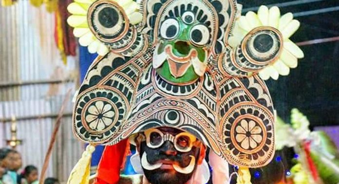വെട്ടൂർ ആയിരവില്ലൻ ക്ഷേത്രത്തിലെ ഉത്രം മഹോത്സവം ; ഉപദേവതയായ വലംചൂഴി അമ്മയുടെ മുൻപിൽ പടേനി ചൊവാഴ്ച ആരംഭിക്കും വെട്ടൂർ ആയിരവില്ലൻ ക്ഷേത്രത്തിലെ ഉത്രം മഹോത്സവം ; ഉപദേവതയായ വലംചൂഴി അമ്മയുടെ മുൻപിൽ പടേനി ചൊവാഴ്ച ആരംഭിക്കും