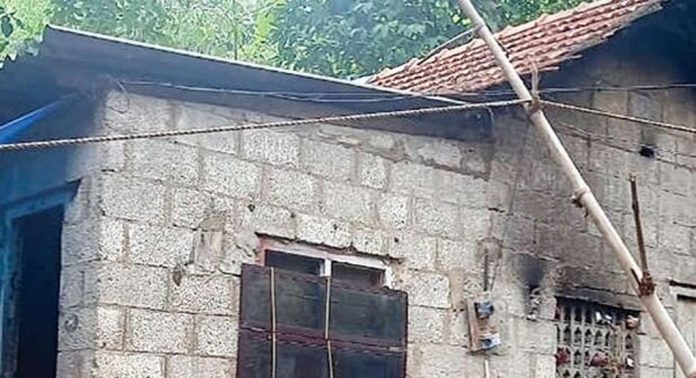ഓതറ മതിയൻചിറ പ്ലാവന പൊയ്കയിൽ അഞ്ച് കുടുംബങ്ങൾക്ക് പട്ടയം കിട്ടുന്നില്ലെന്ന് ആക്ഷേപം ഓതറ മതിയൻചിറ പ്ലാവന പൊയ്കയിൽ അഞ്ച് കുടുംബങ്ങൾക്ക് പട്ടയം കിട്ടുന്നില്ലെന്ന് ആക്ഷേപം