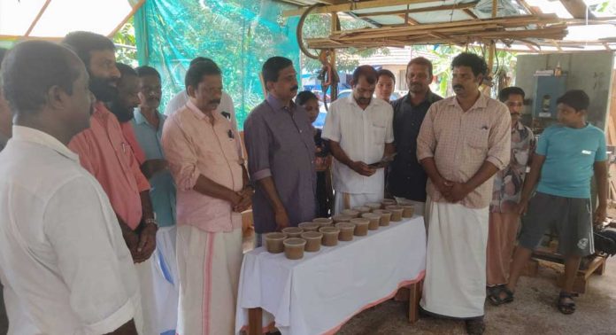 സി ഐ ടി യു പന്തളം ഏരിയ കമ്മിറ്റിയുടെ നേതൃത്വത്തിൽ അടപ്രഥമൻ ചലഞ്ച് നടത്തി സി ഐ ടി യു പന്തളം ഏരിയ കമ്മിറ്റിയുടെ നേതൃത്വത്തിൽ അടപ്രഥമൻ ചലഞ്ച് നടത്തി