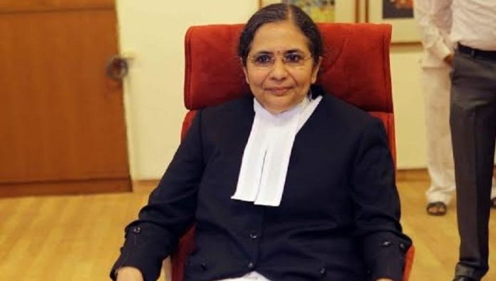 യാത്രയയപ്പില്ലാതെ പടിയിറങ്ങി ജസ്റ്റിസ് ബേല എം. ത്രിവേദി ; ബാർ അസോസിയേഷനെ വിമർശിച്ച് ചീഫ് ജസ്റ്റിസ് യാത്രയയപ്പില്ലാതെ പടിയിറങ്ങി ജസ്റ്റിസ് ബേല എം. ത്രിവേദി ; ബാർ അസോസിയേഷനെ വിമർശിച്ച് ചീഫ് ജസ്റ്റിസ്