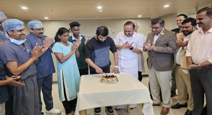 ചേന്ദമംഗലം കൂട്ടക്കൊലയിൽ പരിക്കേറ്റ് ചികിത്സയിലായിരുന്ന ജിതിൻ ബോസ് ആശുപത്രി വിട്ടു ചേന്ദമംഗലം കൂട്ടക്കൊലയിൽ പരിക്കേറ്റ് ചികിത്സയിലായിരുന്ന ജിതിൻ ബോസ് ആശുപത്രി വിട്ടു
