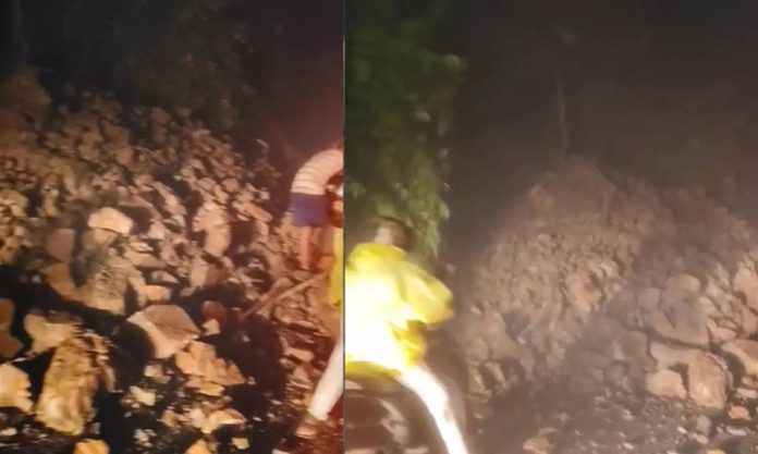 പാൽചുരത്തിൽ മണ്ണിടിഞ്ഞ് അപകടം ; ഗതാഗതം തടസ്സപ്പെട്ടു പാൽചുരത്തിൽ മണ്ണിടിഞ്ഞ് അപകടം ; ഗതാഗതം തടസ്സപ്പെട്ടു