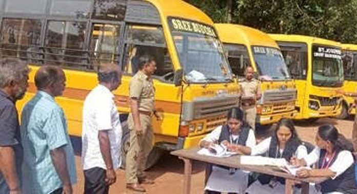 മാവേലിക്കര താലൂക്കിലെ സ്കൂൾ ബസുകളുടെ സുരക്ഷാ പരിശോധന നടത്തി മാവേലിക്കര താലൂക്കിലെ സ്കൂൾ ബസുകളുടെ സുരക്ഷാ പരിശോധന നടത്തി