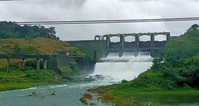 കനത്ത മഴ ; സംസ്ഥാനത്ത് ഡാമുകൾ തുറന്നു കനത്ത മഴ ; സംസ്ഥാനത്ത് ഡാമുകൾ തുറന്നു