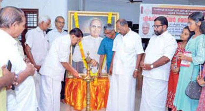 എൻഎസ്എസ് ചെങ്ങന്നൂർ യൂണിയനിൽ പ്രവർത്തിക്കുന്ന ഹ്യൂമൻ റിസോഴ്സസ് സെന്റർ കരിയർ ഗൈഡൻസ് സെമിനാർ നടത്തി എൻഎസ്എസ് ചെങ്ങന്നൂർ യൂണിയനിൽ പ്രവർത്തിക്കുന്ന ഹ്യൂമൻ റിസോഴ്സസ് സെന്റർ കരിയർ ഗൈഡൻസ് സെമിനാർ നടത്തി