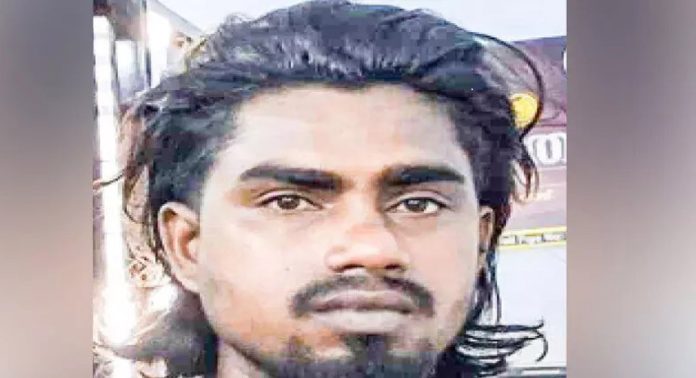 കേരളത്തിലേക്ക് കഞ്ചാവ് എത്തിക്കുന്ന മാഫിയയുടെ പ്രധാന കണ്ണികളിൽ ഉൾപ്പെടുന്ന ഒറീസ സ്വദേശി 14 കിലോ കഞ്ചാവുമായി തിരുവല്ലയിൽ പിടിയിലായി കേരളത്തിലേക്ക് കഞ്ചാവ് എത്തിക്കുന്ന മാഫിയയുടെ പ്രധാന കണ്ണികളിൽ ഉൾപ്പെടുന്ന ഒറീസ സ്വദേശി 14 കിലോ കഞ്ചാവുമായി തിരുവല്ലയിൽ പിടിയിലായി