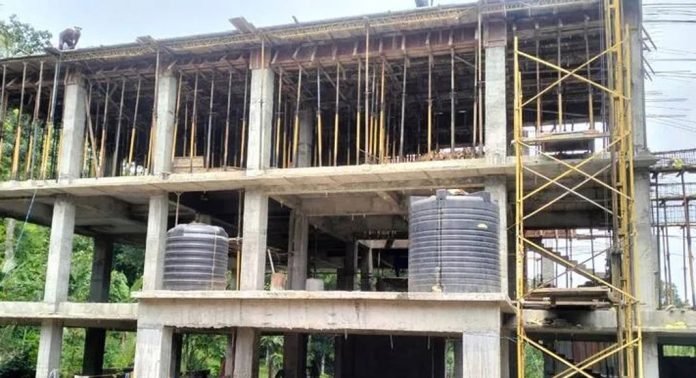 എഴുമറ്റൂർ കമ്മ്യൂണിറ്റി ഹെൽത്ത് സെന്ററിന്റെ പുതിയ കെട്ടിടത്തിന്റെ നിർമ്മാണം പുരോഗമിക്കുന്നു എഴുമറ്റൂർ കമ്മ്യൂണിറ്റി ഹെൽത്ത് സെന്ററിന്റെ പുതിയ കെട്ടിടത്തിന്റെ നിർമ്മാണം പുരോഗമിക്കുന്നു