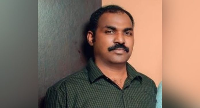കോഴിക്കോട് സിവിൽ പോലീസ് ഓഫീസർ ഹൃദയാഘാതത്തെ തുടർന്ന് മരിച്ചു കോഴിക്കോട് സിവിൽ പോലീസ് ഓഫീസർ ഹൃദയാഘാതത്തെ തുടർന്ന് മരിച്ചു