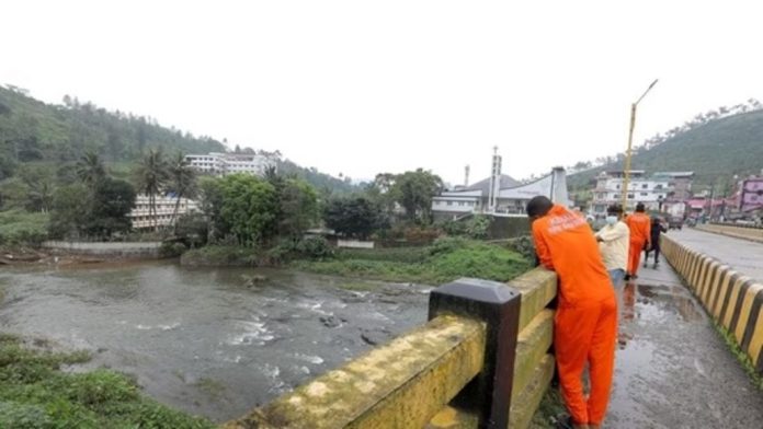 മഴ ശക്തമായ സാഹചര്യത്തിൽ നദികളിൽ ഓറഞ്ച്, മഞ്ഞ അലർട്ടുകൾ ; മുന്നറിയിപ്പ് മഴ ശക്തമായ സാഹചര്യത്തിൽ നദികളിൽ ഓറഞ്ച്, മഞ്ഞ അലർട്ടുകൾ ; മുന്നറിയിപ്പ്
