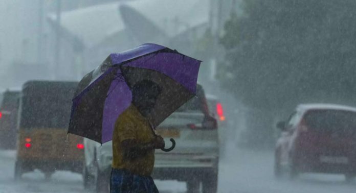 മഴ കനക്കും ; ഇന്ന് അഞ്ച് ജില്ലകളിൽ യെല്ലോ അലർട്ട് മഴ കനക്കും ; ഇന്ന് അഞ്ച് ജില്ലകളിൽ യെല്ലോ അലർട്ട്