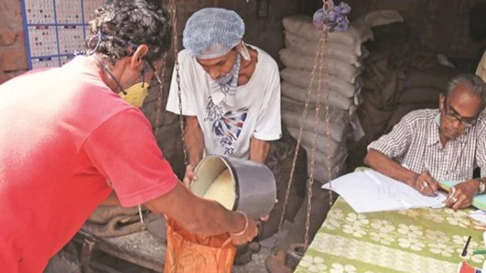 ‘ഒപ്പം പദ്ധതി’ വിപുലീകരിക്കുന്നു ; കൂടുതൽ കിടപ്പുരോഗികൾക്ക് വീട്ടുപടിക്കൽ റേഷൻ എത്തിക്കും ‘ഒപ്പം പദ്ധതി’ വിപുലീകരിക്കുന്നു ; കൂടുതൽ കിടപ്പുരോഗികൾക്ക് വീട്ടുപടിക്കൽ റേഷൻ എത്തിക്കും