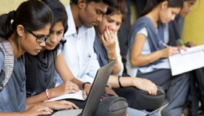 എസ്എസ്എൽസി പുനഃപരിശോധന ഫലം വൈകുന്ന സാഹചര്യത്തിൽ പ്ലസ് വൺ അലോട്ട്മെൻറ് നീട്ടണമെന്ന് ആവശ്യം എസ്എസ്എൽസി പുനഃപരിശോധന ഫലം വൈകുന്ന സാഹചര്യത്തിൽ പ്ലസ് വൺ അലോട്ട്മെൻറ് നീട്ടണമെന്ന് ആവശ്യം