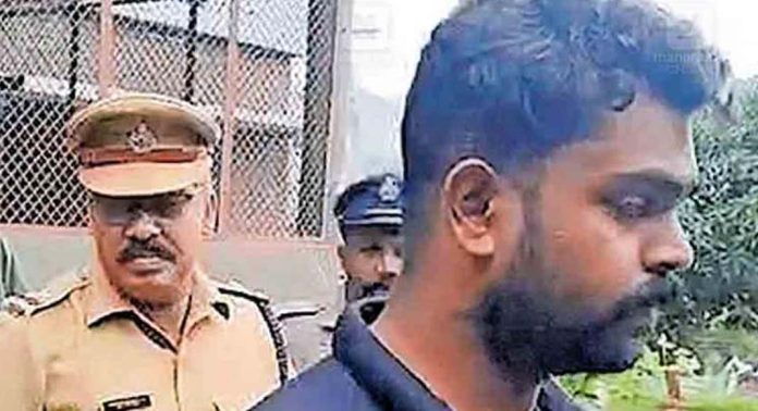 ആദിവാസി യുവാവിനെ അർധ നഗ്നനാക്കി കെട്ടിയിട്ട് മർദ്ദിച്ച കേസിൽ പ്രതികൾ റിമാൻഡിൽ ആദിവാസി യുവാവിനെ അർധ നഗ്നനാക്കി കെട്ടിയിട്ട് മർദ്ദിച്ച കേസിൽ പ്രതികൾ റിമാൻഡിൽ