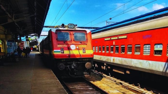 കേരളത്തിലേക്ക് വേനല് അവധിക്കാല തീവണ്ടികള് അനുവദിച്ചില്ല ; വലഞ്ഞ് യാത്രക്കാർ കേരളത്തിലേക്ക് വേനല് അവധിക്കാല തീവണ്ടികള് അനുവദിച്ചില്ല ; വലഞ്ഞ് യാത്രക്കാർ