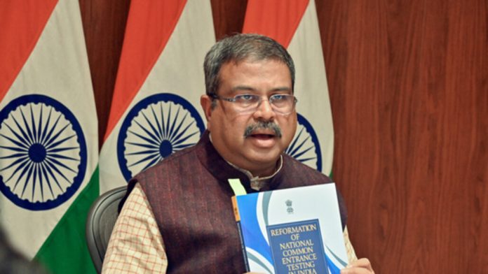പിഎം ശ്രീ പദ്ധതിയിൽ ഒപ്പുവെക്കാതെ കേരളത്തിന് കിട്ടേണ്ട കേന്ദ്രവിഹിതം നൽകില്ല ; കേന്ദ്രമന്ത്രി ധർമേന്ദ്ര പ്രധാൻ പിഎം ശ്രീ പദ്ധതിയിൽ ഒപ്പുവെക്കാതെ കേരളത്തിന് കിട്ടേണ്ട കേന്ദ്രവിഹിതം നൽകില്ല ; കേന്ദ്രമന്ത്രി ധർമേന്ദ്ര പ്രധാൻ