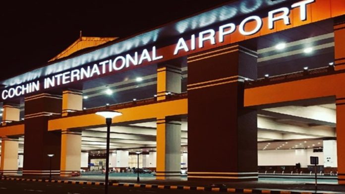കൊച്ചി രാജ്യാന്തര വിമാനത്താവളത്തിൽ ബോംബ് ഭീഷണി കൊച്ചി രാജ്യാന്തര വിമാനത്താവളത്തിൽ ബോംബ് ഭീഷണി