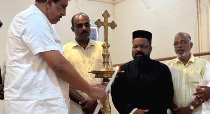 സെന്റ് ജോർജസ് യുവജനപ്രസ്ഥാനത്തിന്റെ നേതൃത്വത്തിൽ പുസ്തകോത്സവവും പഠനോപകരണ വിതരണവും നടത്തി സെന്റ് ജോർജസ് യുവജനപ്രസ്ഥാനത്തിന്റെ നേതൃത്വത്തിൽ പുസ്തകോത്സവവും പഠനോപകരണ വിതരണവും നടത്തി