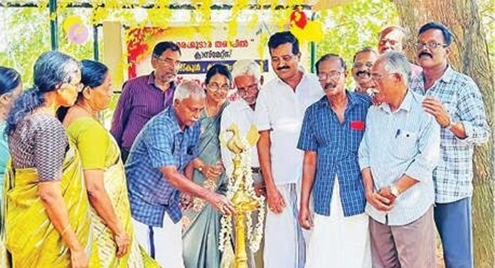കാക്കാഴം സ്കൂളിൽ പൂർവവിദ്യാർഥിസംഗമം നടന്നു കാക്കാഴം സ്കൂളിൽ പൂർവവിദ്യാർഥിസംഗമം നടന്നു