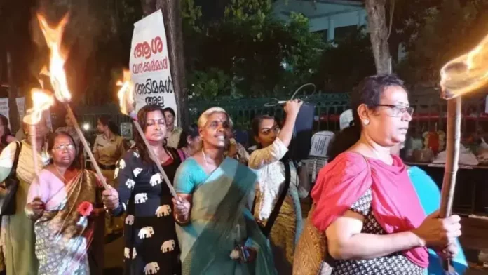 നൂറുദിവസം പിന്നിട്ട് ആശമാരുടെ സമരവേദിയില് നോവിന്റെ നൂറ് തീപ്പന്തം ഉയര്ന്നു നൂറുദിവസം പിന്നിട്ട് ആശമാരുടെ സമരവേദിയില് നോവിന്റെ നൂറ് തീപ്പന്തം ഉയര്ന്നു