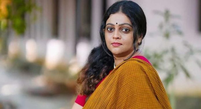 നാല് വയസുകാരി പീഡനത്തിനിരയായ സംഭവത്തില് പ്രതികരിച്ച് നടിയും എഴുത്തുകാരിയുമായ അശ്വതി ശ്രീകാന്ത് നാല് വയസുകാരി പീഡനത്തിനിരയായ സംഭവത്തില് പ്രതികരിച്ച് നടിയും എഴുത്തുകാരിയുമായ അശ്വതി ശ്രീകാന്ത്