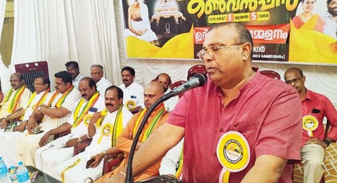 അറിഞ്ഞവർക്ക് ഗുരു ഈശ്വരൻ തന്നെയാണ് ; തുഷാർ വെള്ളാപ്പള്ളി അറിഞ്ഞവർക്ക് ഗുരു ഈശ്വരൻ തന്നെയാണ് ; തുഷാർ വെള്ളാപ്പള്ളി