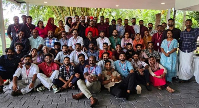 ബ്ലഡ് ഡോണേഴ്സ് കേരള (ബി.ഡി.കെ) പുതിയ ഭാരവാഹികള് ബ്ലഡ് ഡോണേഴ്സ് കേരള (ബി.ഡി.കെ) പുതിയ ഭാരവാഹികള്