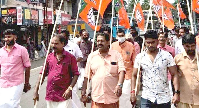 ബി.ജെ.പി കൊടുമൺ ഏരിയ കമ്മിറ്റിയുടെ നേതൃത്വത്തിൽ ആഹ്ലാദ പ്രകടനം നടത്തി ബി.ജെ.പി കൊടുമൺ ഏരിയ കമ്മിറ്റിയുടെ നേതൃത്വത്തിൽ ആഹ്ലാദ പ്രകടനം നടത്തി
