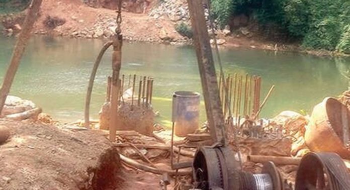 ചിറക്കൽപ്പാറക്കടവ് പാലത്തിന്റെ നിർമാണം പുരോഗമിക്കുന്നു ചിറക്കൽപ്പാറക്കടവ് പാലത്തിന്റെ നിർമാണം പുരോഗമിക്കുന്നു