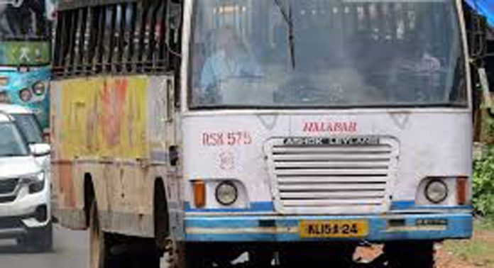 റാന്നി – തിരുവല്ല റൂട്ടിൽ ലിമിറ്റഡ് സ്റ്റോപ്പ് ഓർഡിനറി ഇല്ല ; വലഞ്ഞ് ജനങ്ങൾ റാന്നി – തിരുവല്ല റൂട്ടിൽ ലിമിറ്റഡ് സ്റ്റോപ്പ് ഓർഡിനറി ഇല്ല ; വലഞ്ഞ് ജനങ്ങൾ