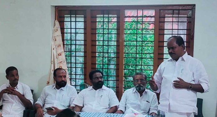 സംസ്ഥാന സര്ക്കാര് കര്ഷക തൊഴിലാളികളോട് കാട്ടുന്നത് ചിറ്റമ്മ നയം : പ്രൊഫ. സതീഷ് കൊച്ചുപറമ്പില് സംസ്ഥാന സര്ക്കാര് കര്ഷക തൊഴിലാളികളോട് കാട്ടുന്നത് ചിറ്റമ്മ നയം : പ്രൊഫ. സതീഷ് കൊച്ചുപറമ്പില്