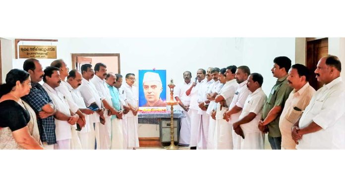 ജവഹര്ലാല് നെഹ്റു രാജ്യത്തിന്റെ ജനാധിപത്യ അടിത്തറ രൂപപ്പെടുത്തിയ മഹാനായ നേതാവ് : പ്രൊഫ. സതീഷ് കൊച്ചുപറമ്പില് ജവഹര്ലാല് നെഹ്റു രാജ്യത്തിന്റെ ജനാധിപത്യ അടിത്തറ രൂപപ്പെടുത്തിയ മഹാനായ നേതാവ് : പ്രൊഫ. സതീഷ് കൊച്ചുപറമ്പില്