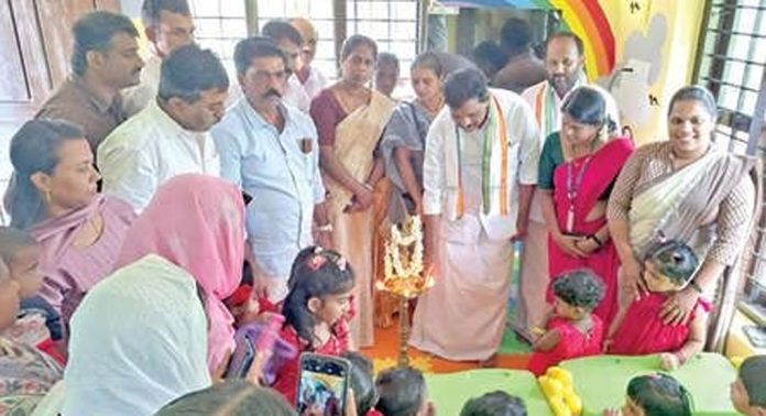 താമരക്കുളം പേരൂർകാരാണ്മ നാലാംവാർഡിൽ സ്മാർട്ട് അങ്കണവാടി തുറന്നു താമരക്കുളം പേരൂർകാരാണ്മ നാലാംവാർഡിൽ സ്മാർട്ട് അങ്കണവാടി തുറന്നു