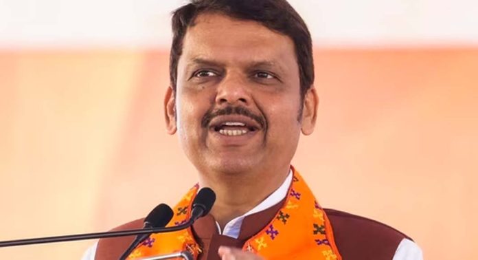 സവർക്കറുടെ ബാരിസ്റ്റർ ഡിഗ്രി പുനഃസ്ഥാപിക്കാൻ മഹാരാഷ്ട്ര സർക്കാർ എല്ലാ ശ്രമങ്ങളും നടത്തും : മുഖ്യമന്ത്രി ദേവേന്ദ്ര ഫഡ്നാവിസ് സവർക്കറുടെ ബാരിസ്റ്റർ ഡിഗ്രി പുനഃസ്ഥാപിക്കാൻ മഹാരാഷ്ട്ര സർക്കാർ എല്ലാ ശ്രമങ്ങളും നടത്തും : മുഖ്യമന്ത്രി ദേവേന്ദ്ര ഫഡ്നാവിസ്