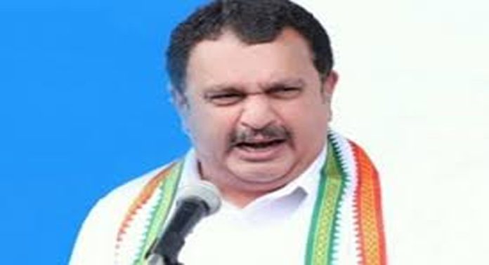 വിഴിഞ്ഞത്ത് മുഴുവൻ ക്രെഡിറ്റും എടുക്കാൻ നോക്കിയ പിണറായിക്ക് രാജീവ് ചന്ദ്രശേഖർ പണി കൊടുത്തു ; കെ മുരളീധരൻ വിഴിഞ്ഞത്ത് മുഴുവൻ ക്രെഡിറ്റും എടുക്കാൻ നോക്കിയ പിണറായിക്ക് രാജീവ് ചന്ദ്രശേഖർ പണി കൊടുത്തു ; കെ മുരളീധരൻ
